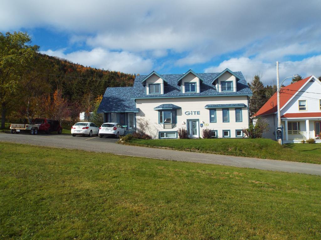 Gite A L'Abri Du Vent Bed And Breakfast Percé Zewnętrze zdjęcie