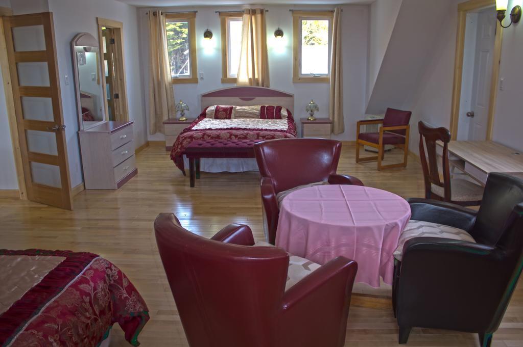 Gite A L'Abri Du Vent Bed And Breakfast Percé Zewnętrze zdjęcie